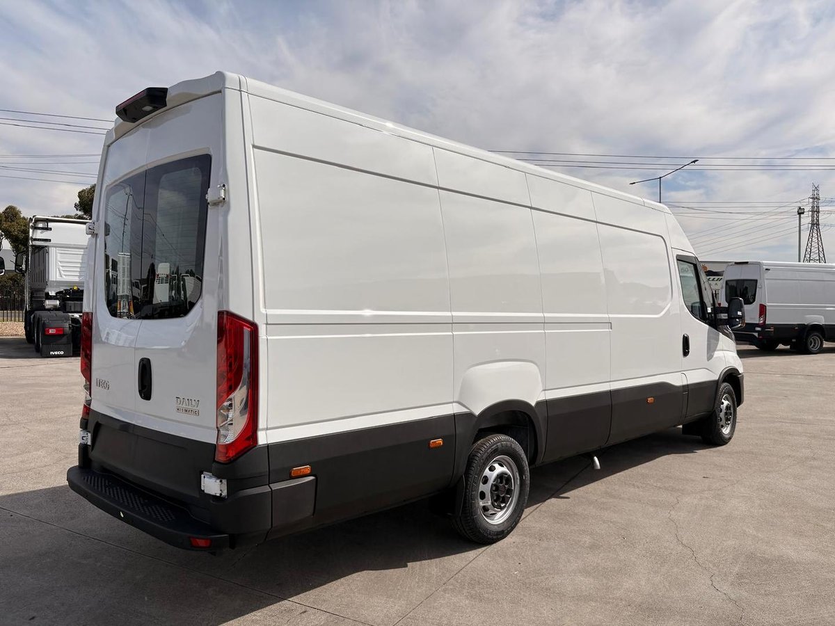 2025 Iveco Daily 35S14V image 7