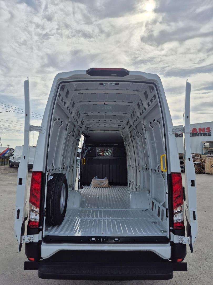 2025 Iveco Daily 70C21V image 8