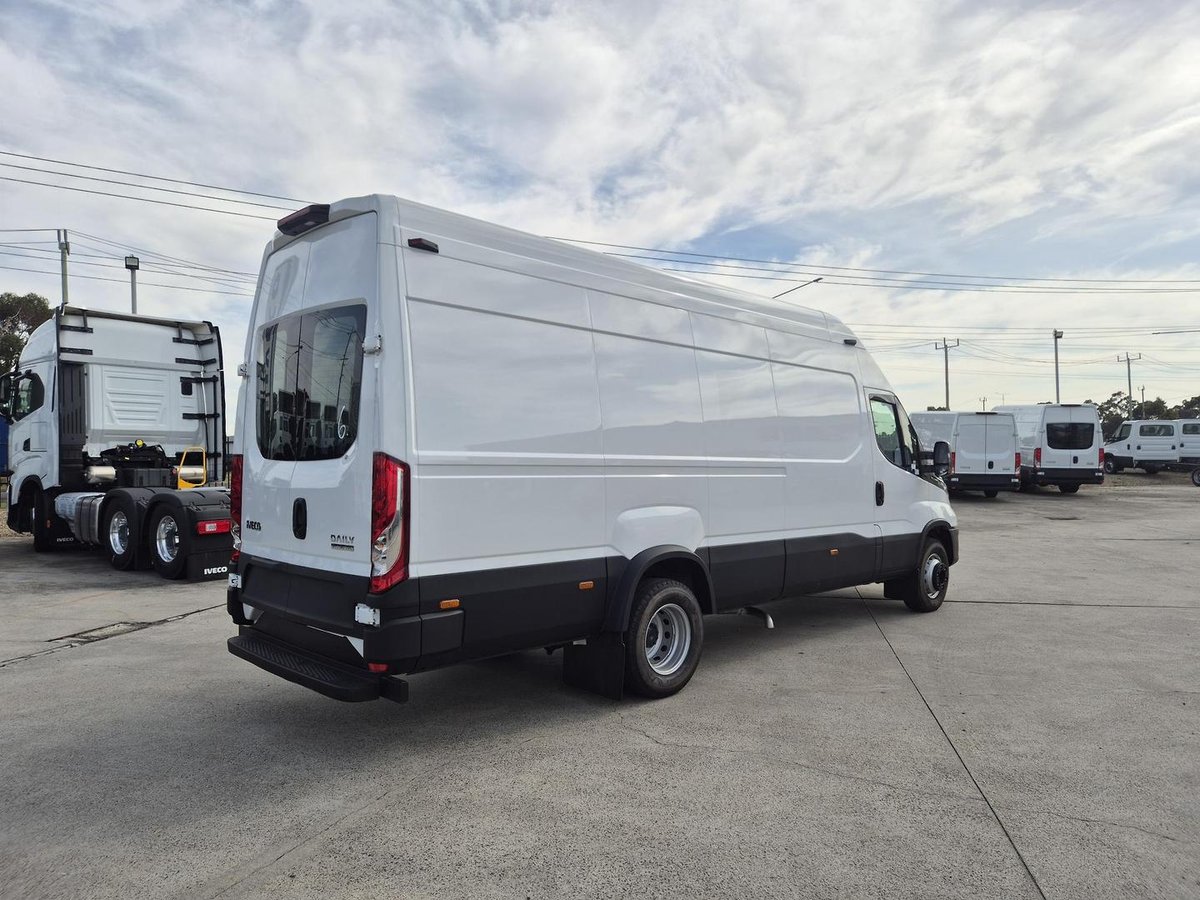2025 Iveco Daily 70C21V image 5
