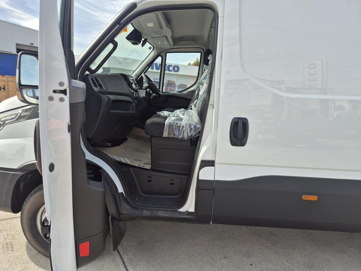 2025 Iveco Daily 70C21V image 19