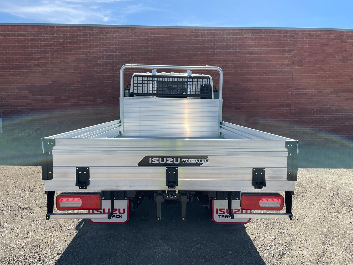 2025 Isuzu Nlr 45-150 image 6