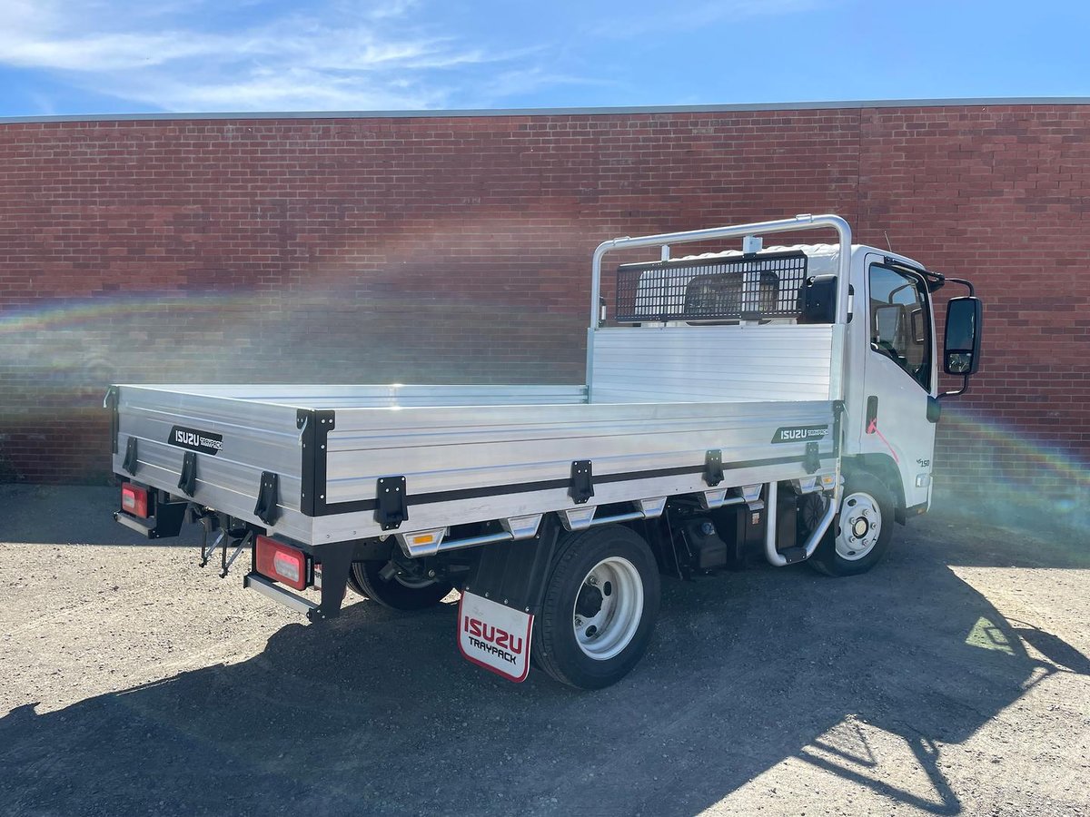 2025 Isuzu Nlr 45-150 image 8