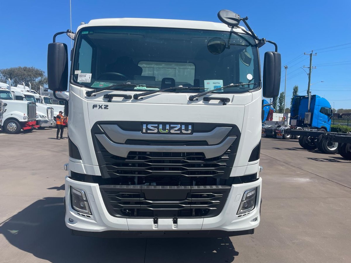2025 Isuzu Fxz 260-355 At R45 Custom Tipper image 2