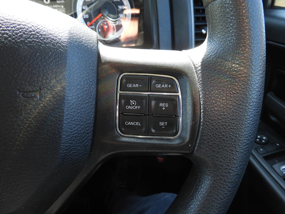 2022 RAM 1500 Express DS MY22 4X4 Dual Range image 17