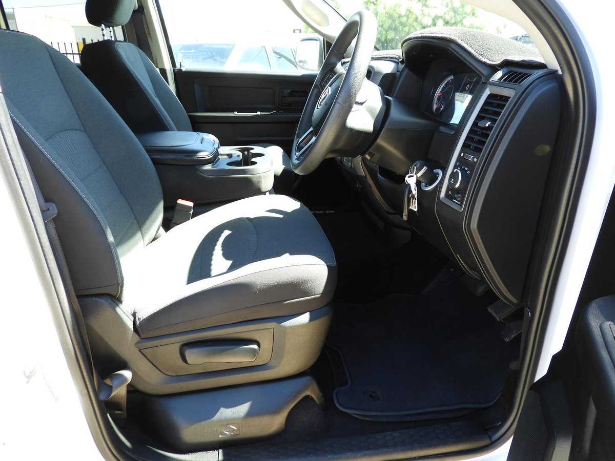 2022 RAM 1500 Express DS MY22 4X4 Dual Range image 9