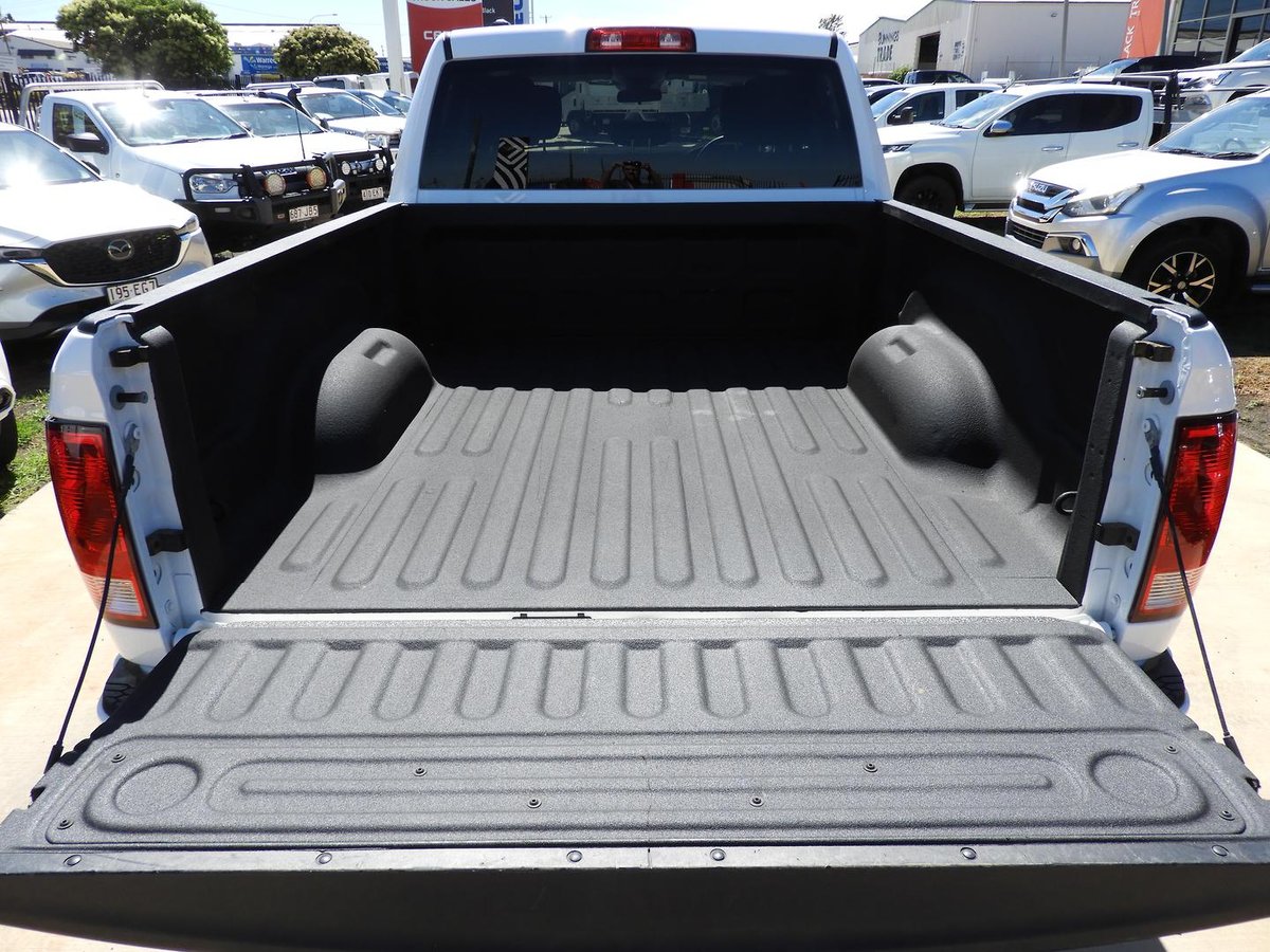 2022 RAM 1500 Express DS MY22 4X4 Dual Range image 7