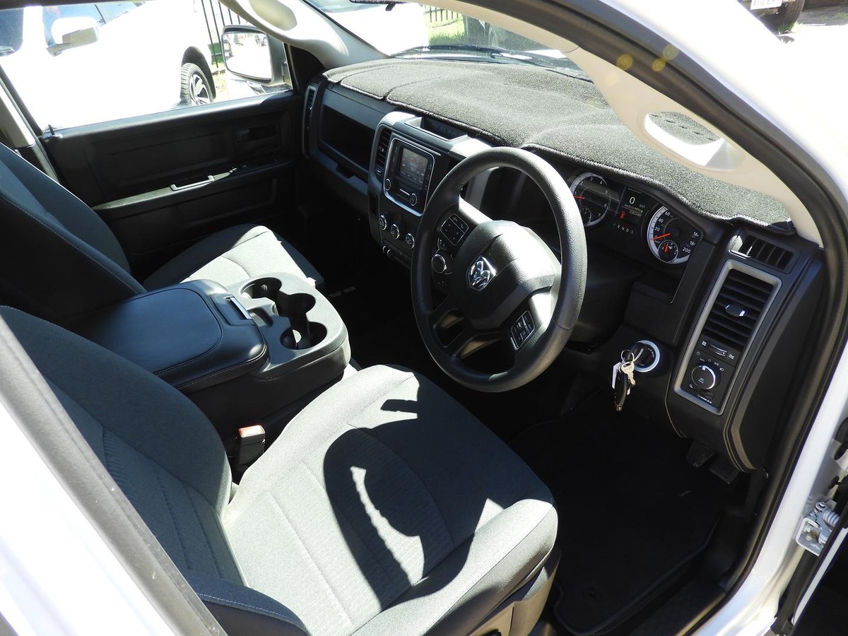 2022 RAM 1500 Express DS MY22 4X4 Dual Range image 8
