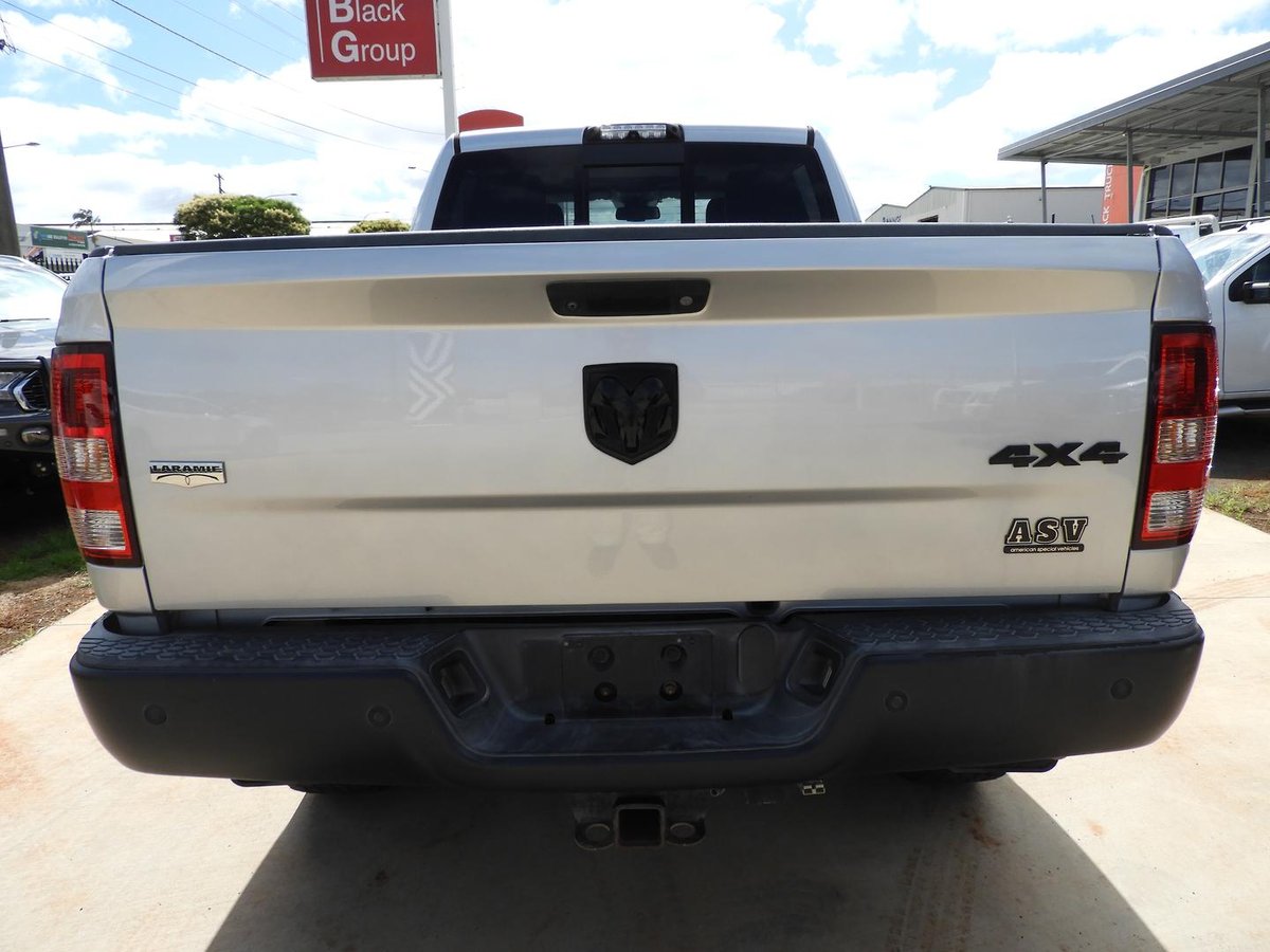 2017 RAM 2500 Laramie MY17 4X4 Dual Range image 5