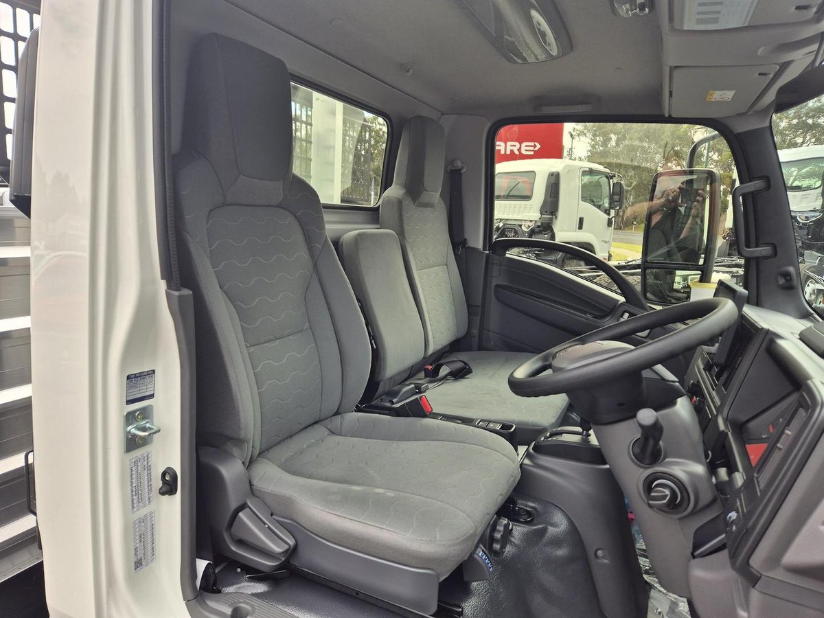 2026 Isuzu Nlr 45-150 Dt D34 Tray TRAYPACK image 17