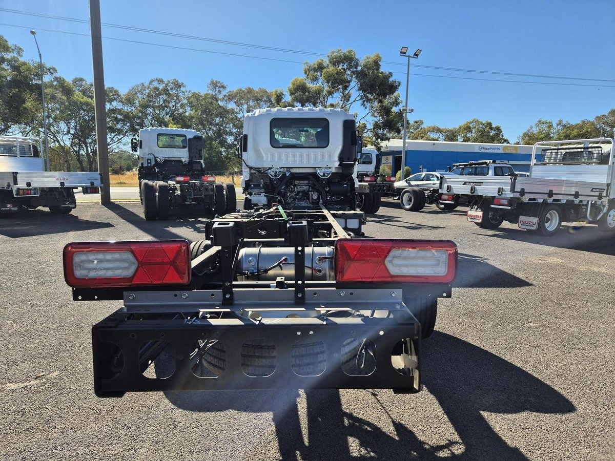 2026 Isuzu Frr 110-240 Am R52 image 6