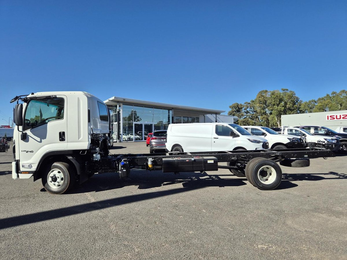 2026 Isuzu Frr 110-240 Am R52 image 4