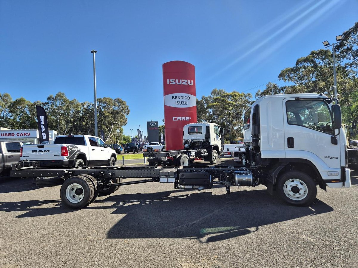 2026 Isuzu Frr 110-240 Am R52 image 8