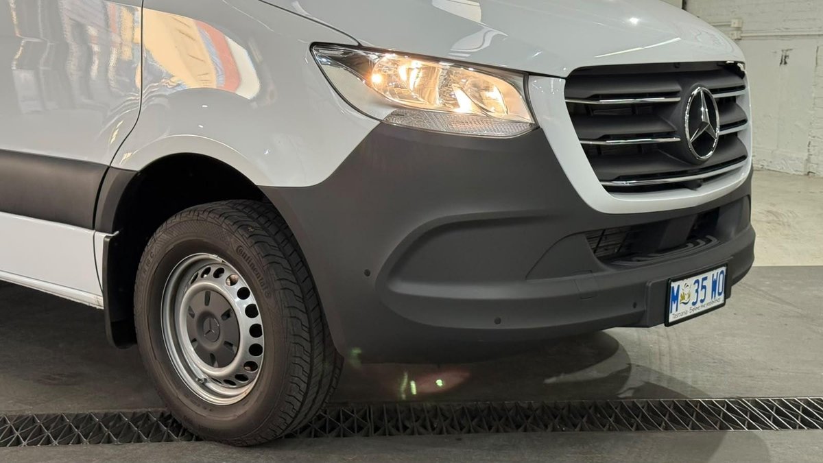 2025 Mercedes-Benz Sprinter image 15
