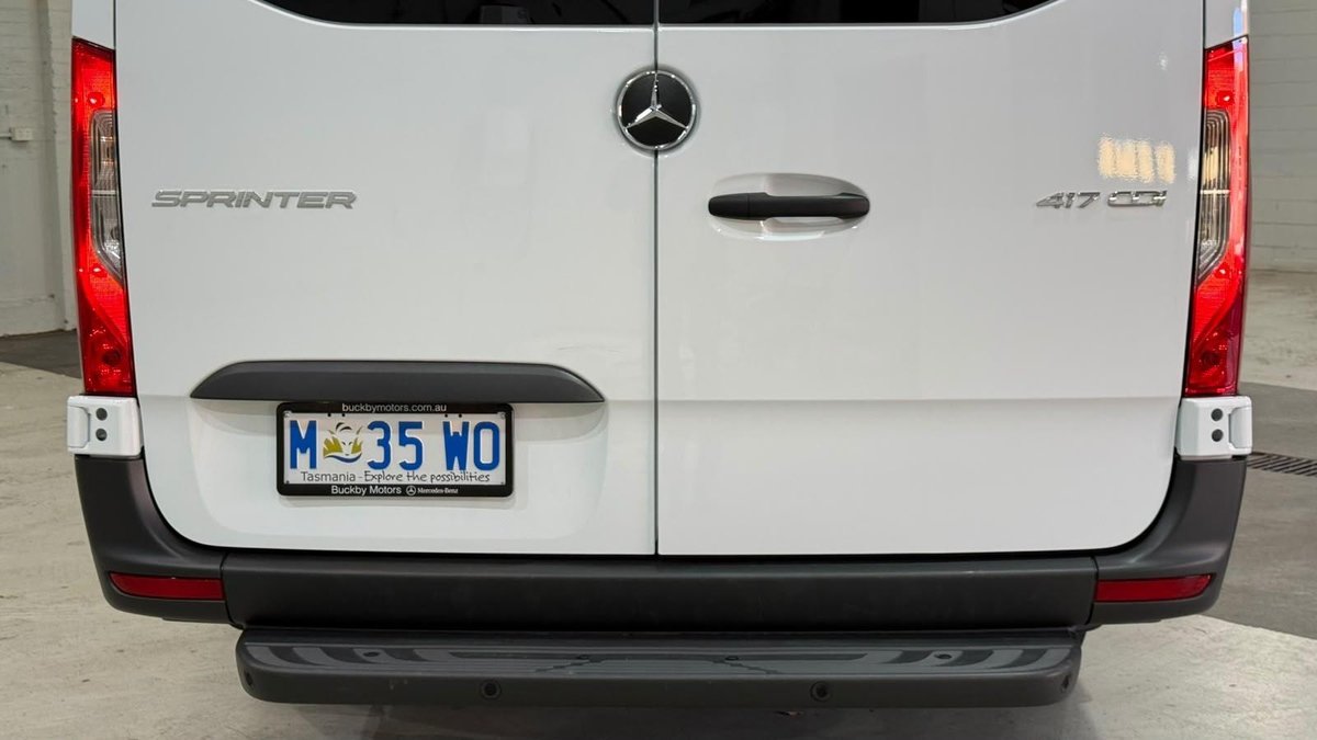 2025 Mercedes-Benz Sprinter image 18