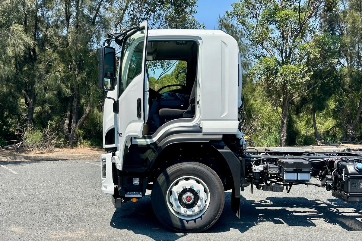 2025 Isuzu F Series FVD 170-300 AT R70 image 13