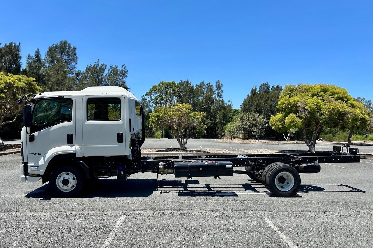 2025 Isuzu F Series FRR 110-240 AM C52 image 6