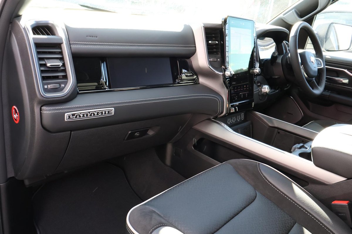 2025 RAM 1500 Laramie Sport Hurricane SO RamBox DT MY25 4X4 Dual Range image 29