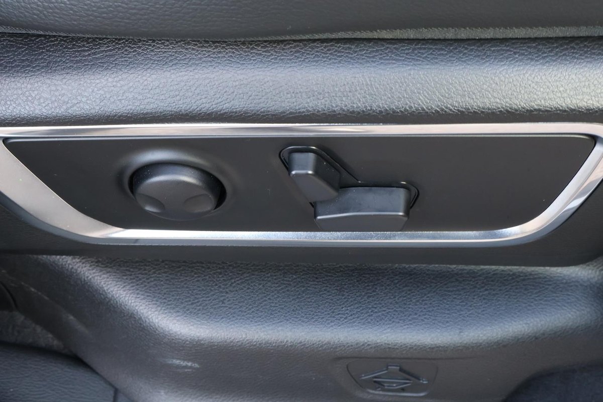 2025 RAM 1500 image 25