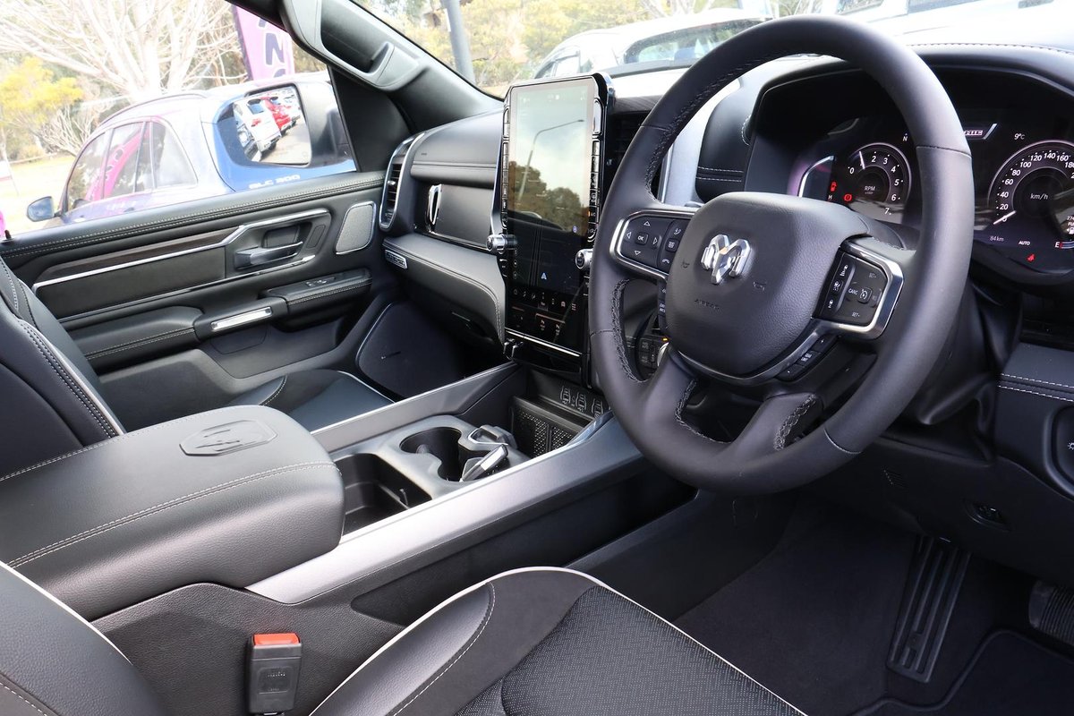 2025 RAM 1500 image 7