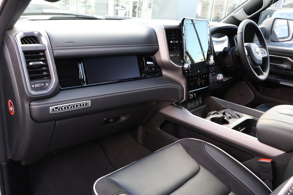 2025 RAM 1500 image 29