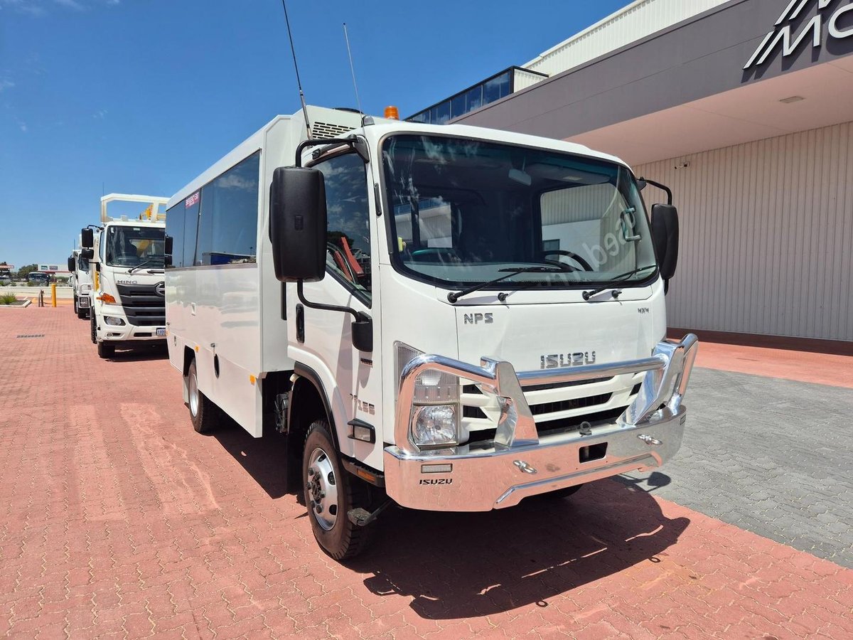 2020 Isuzu Nps75-155 Amt 4X4 Coach 18 Seat Bus image 5