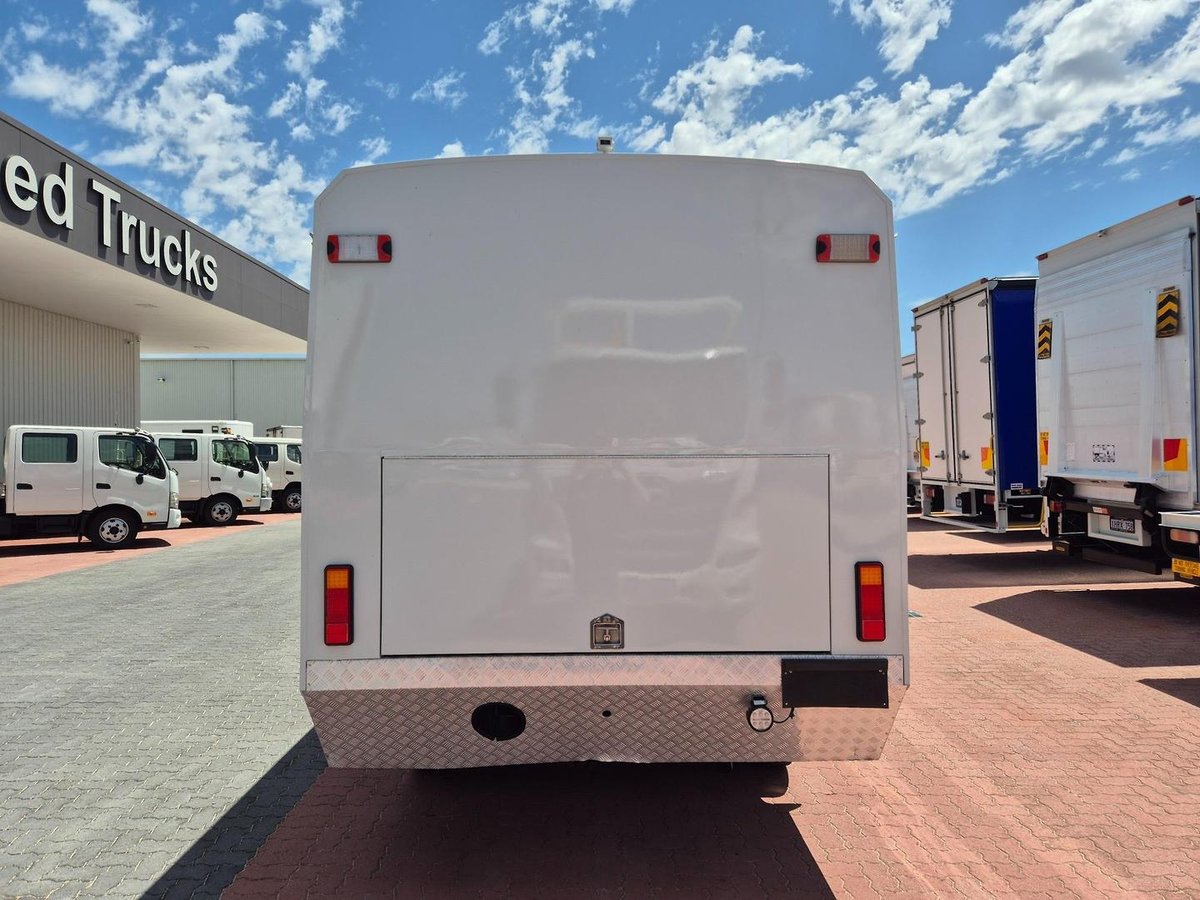 2020 Isuzu Nps75-155 Amt 4X4 Coach 18 Seat Bus image 7