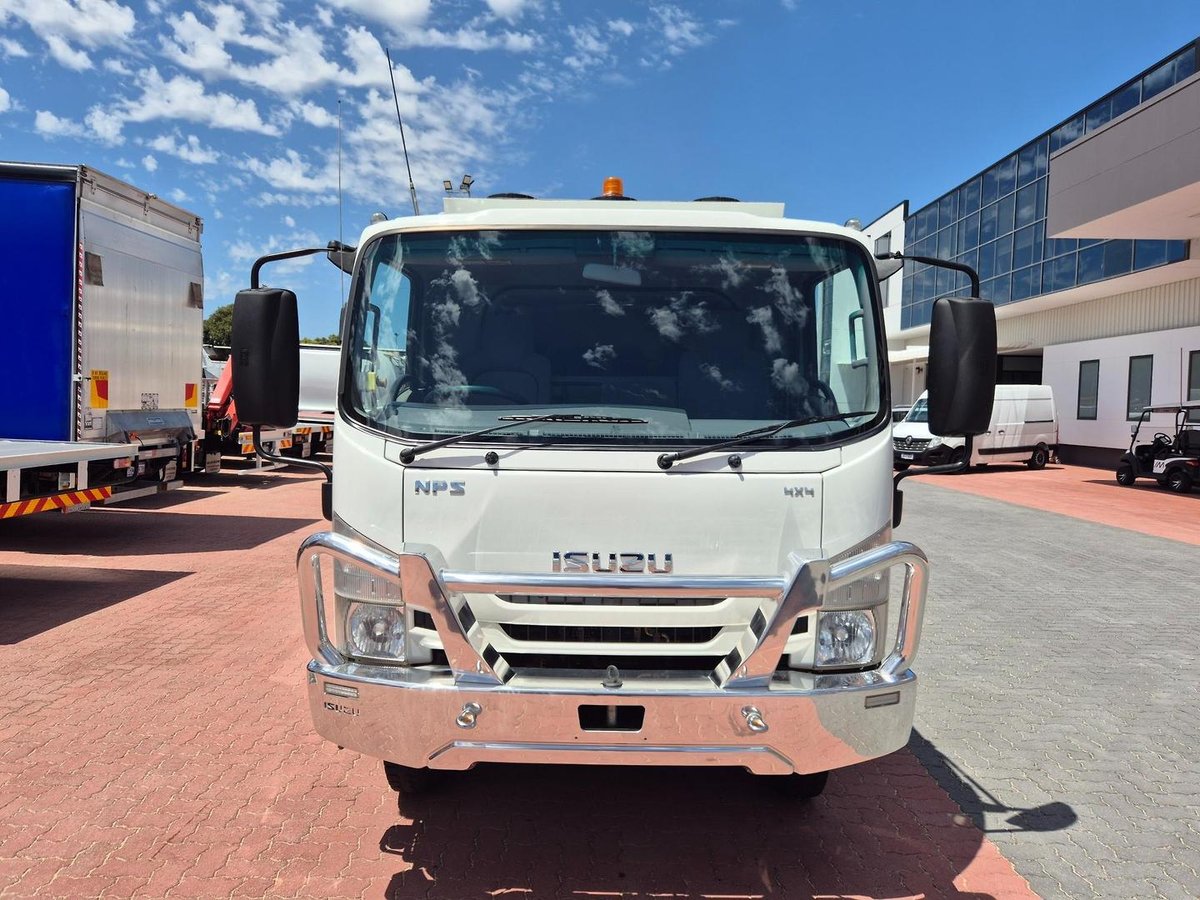 2020 Isuzu Nps75-155 Amt 4X4 Coach 18 Seat Bus image 11