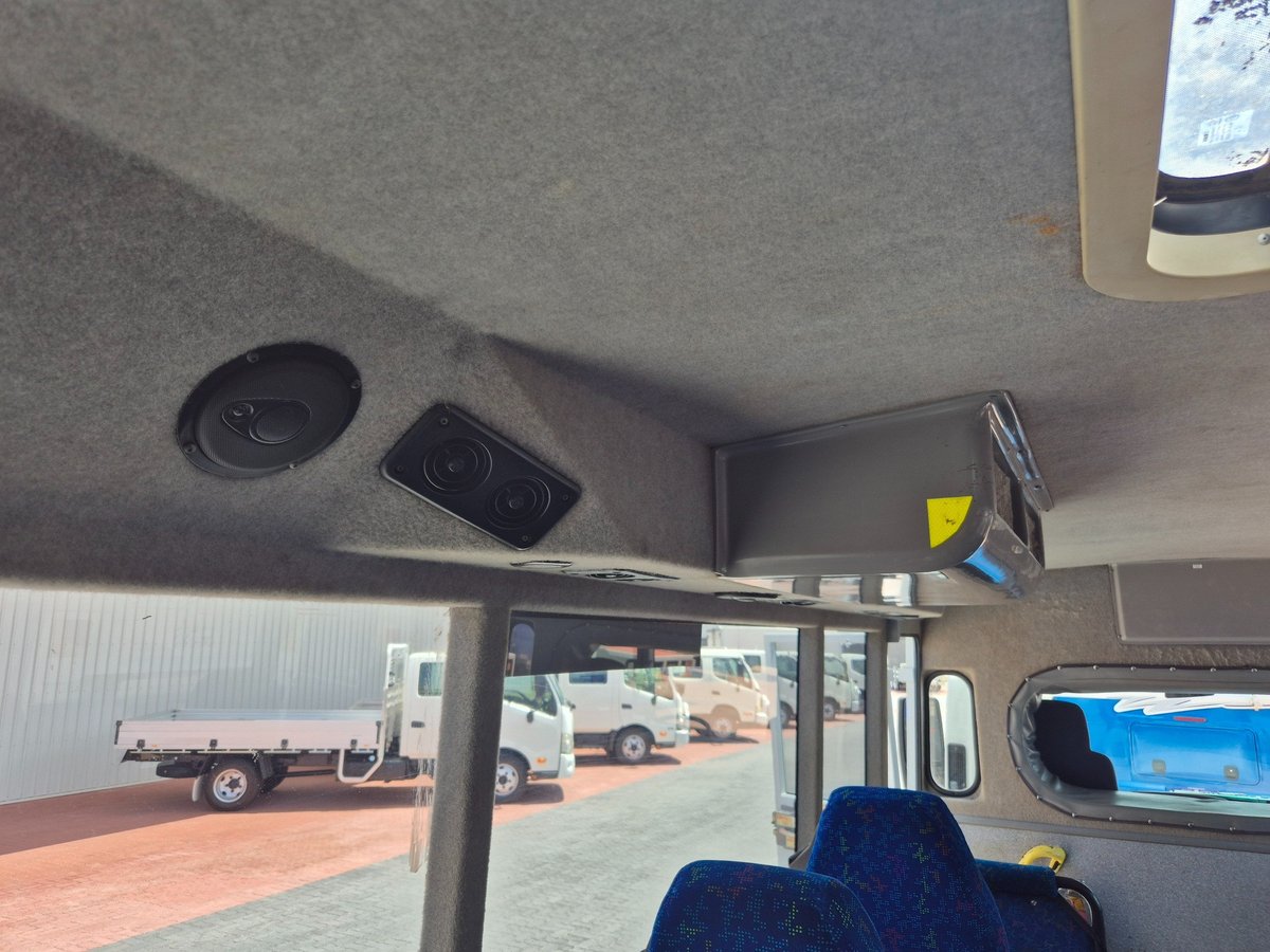 2020 Isuzu Trucks Nps75-155 Amt 4x4 Coach 18 Seat Bus image 17