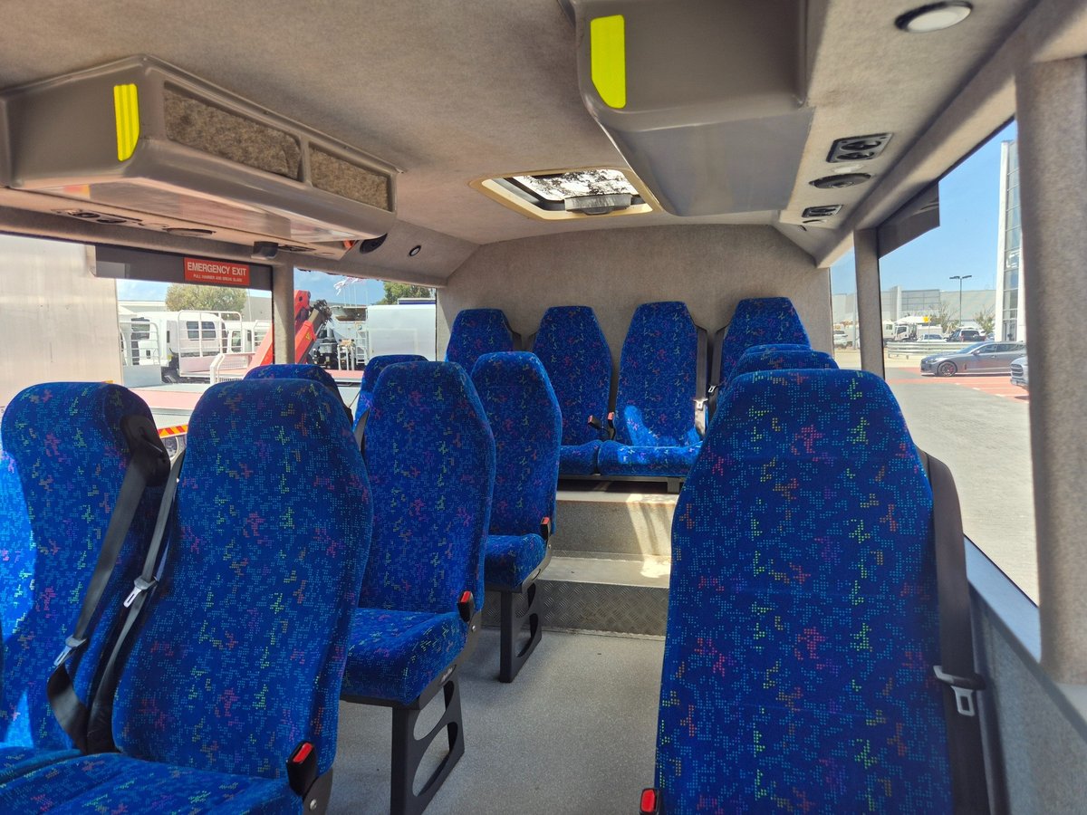 2020 Isuzu Trucks Nps75-155 Amt 4x4 Coach 18 Seat Bus image 23