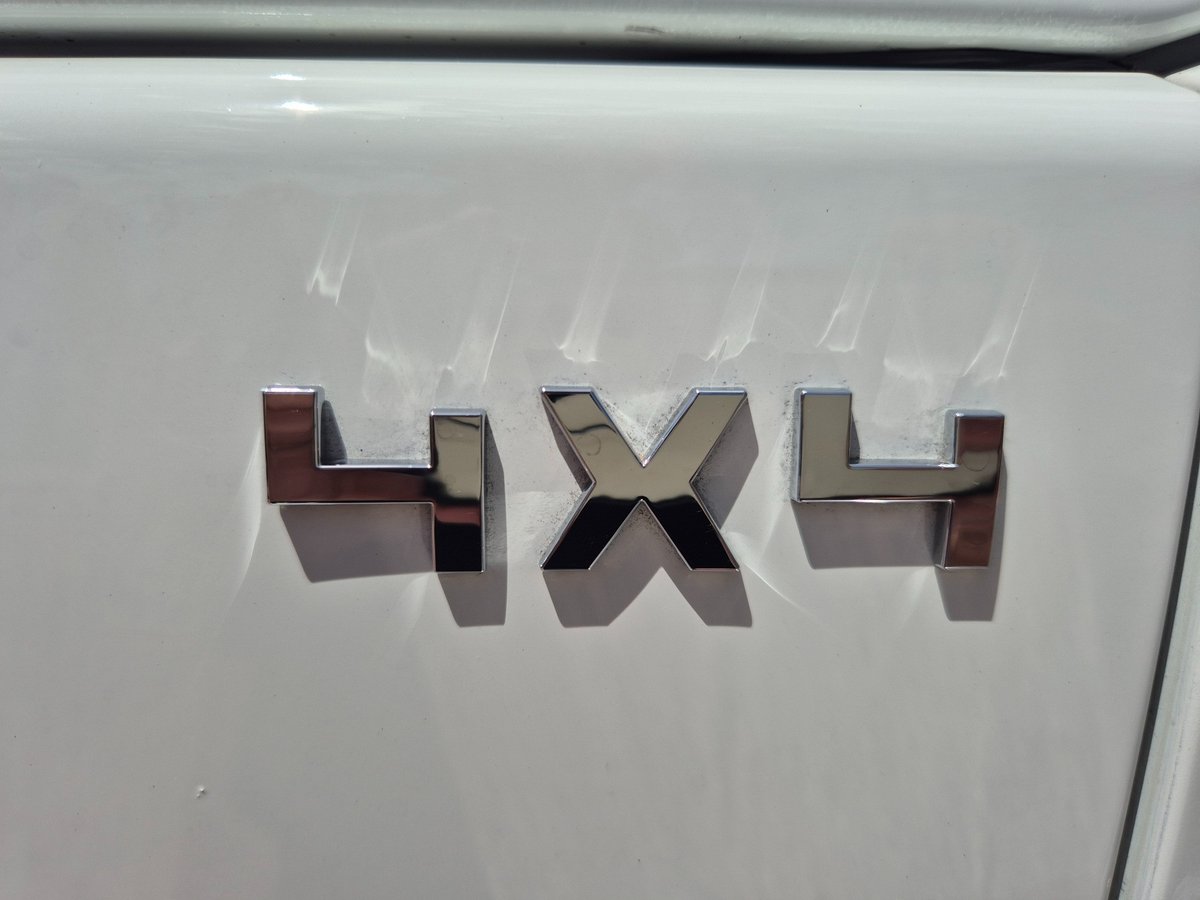 2020 Isuzu Trucks Nps75-155 Amt 4x4 Coach 18 Seat Bus image 3