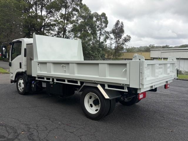 2025 Isuzu Nqr 88/80-190 Am D38 Tipper image 6