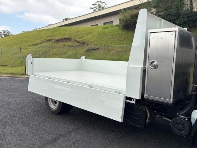 2025 Isuzu Nqr 88/80-190 Am D38 Tipper image 7