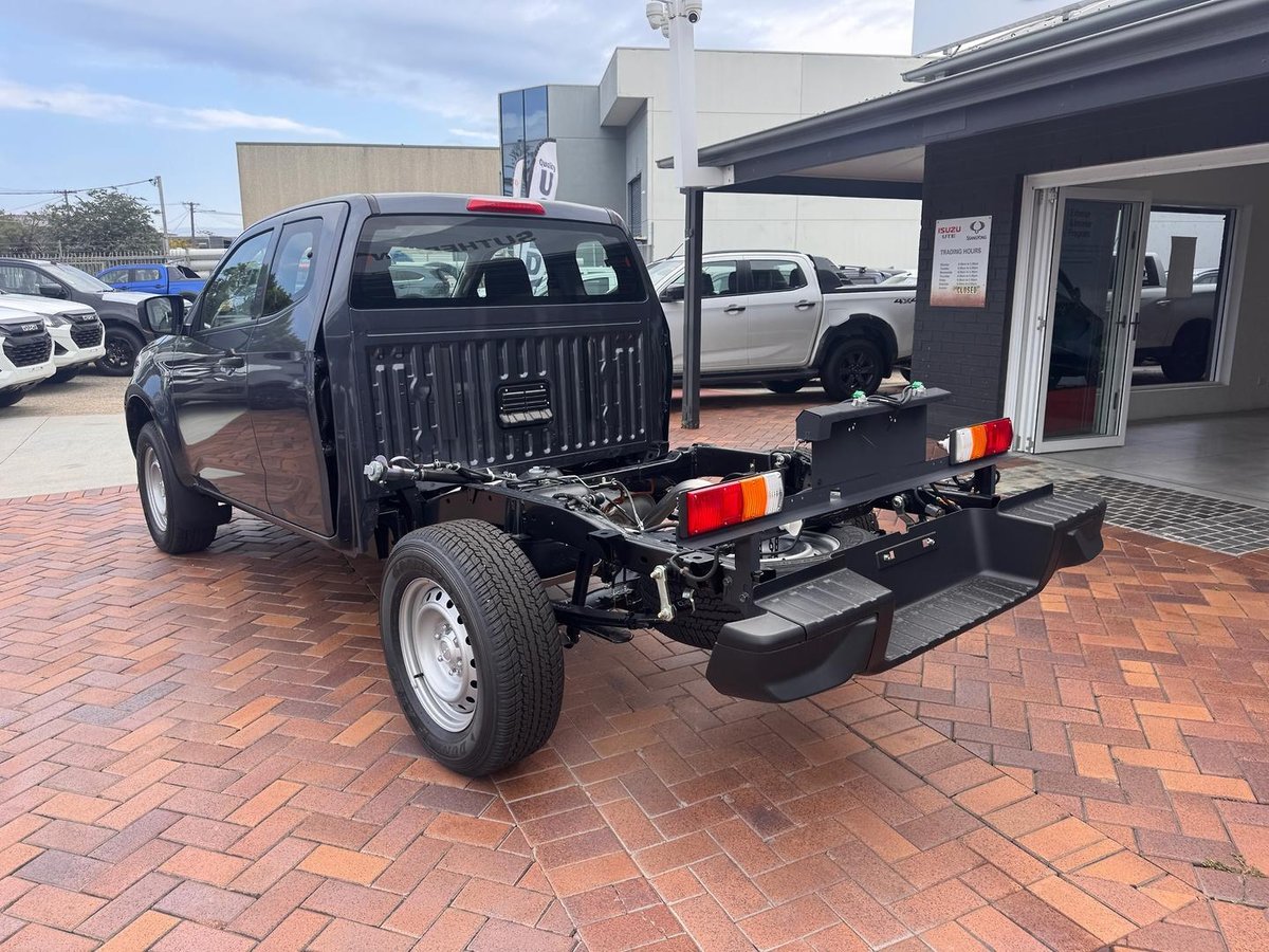 2026 Isuzu D-MAX SX MY25.5 4X4 Dual Range image 11