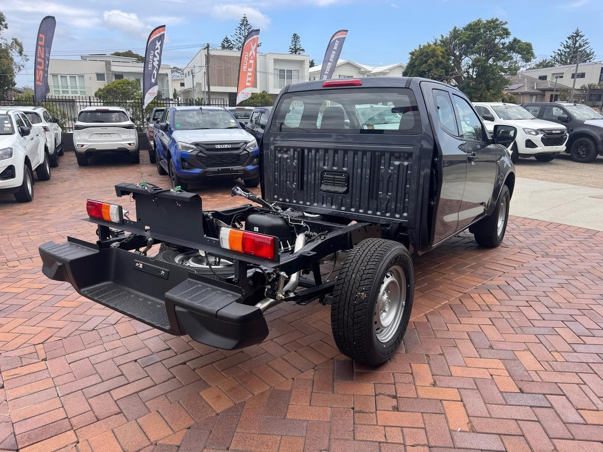 2026 Isuzu D-MAX SX MY25.5 4X4 Dual Range image 9