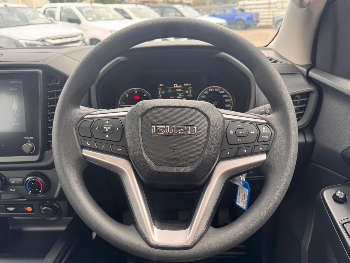 2026 Isuzu D-MAX SX MY25.5 4X4 Dual Range image 18