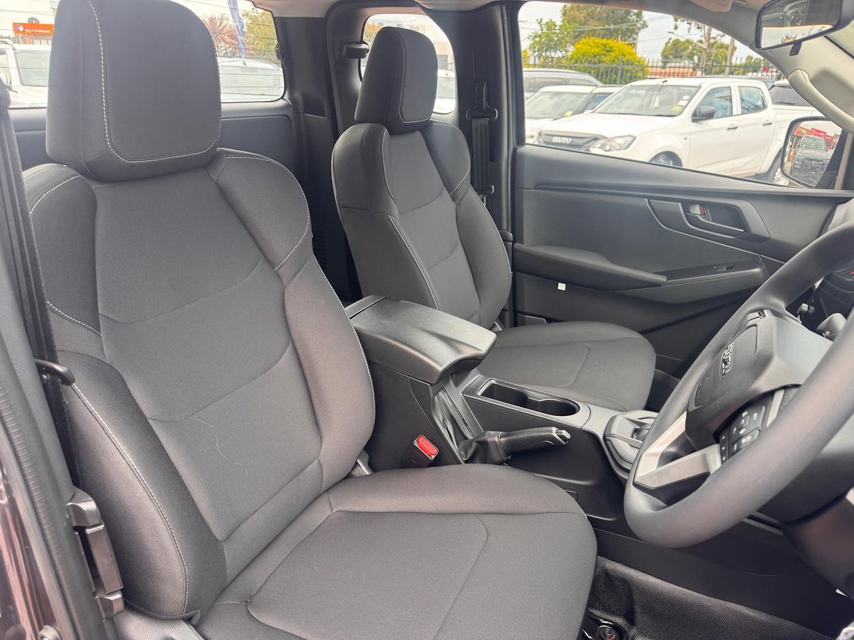 2026 Isuzu D-MAX SX MY25.5 4X4 Dual Range image 23