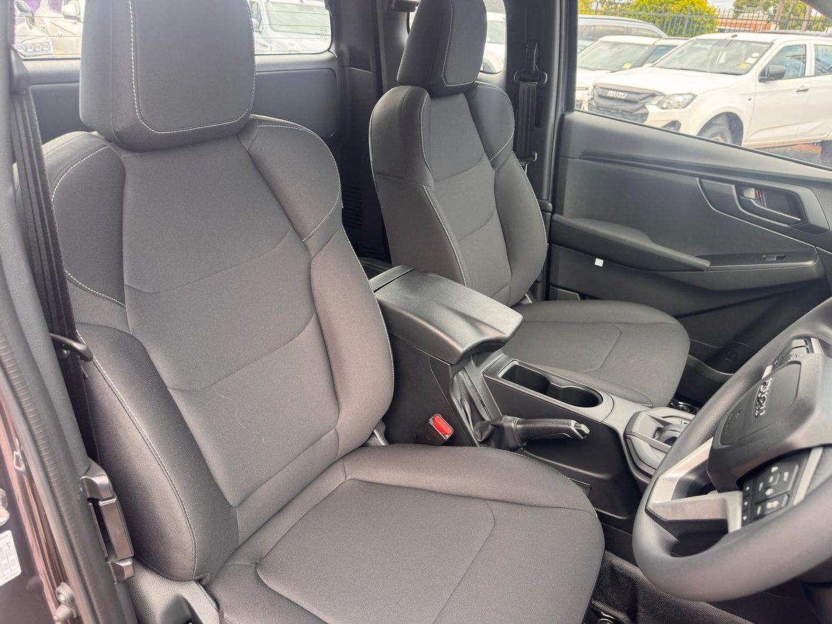 2026 Isuzu D-MAX SX MY25.5 4X4 Dual Range image 22