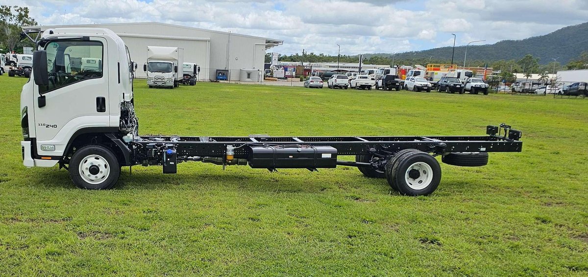 2025 Isuzu Frr 110-240 Am D53 image 3