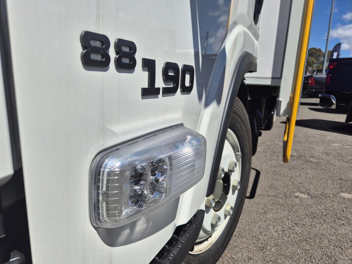 2026 Isuzu Nqr 88-190 Am D42 FREIGHTPACK 8 image 13