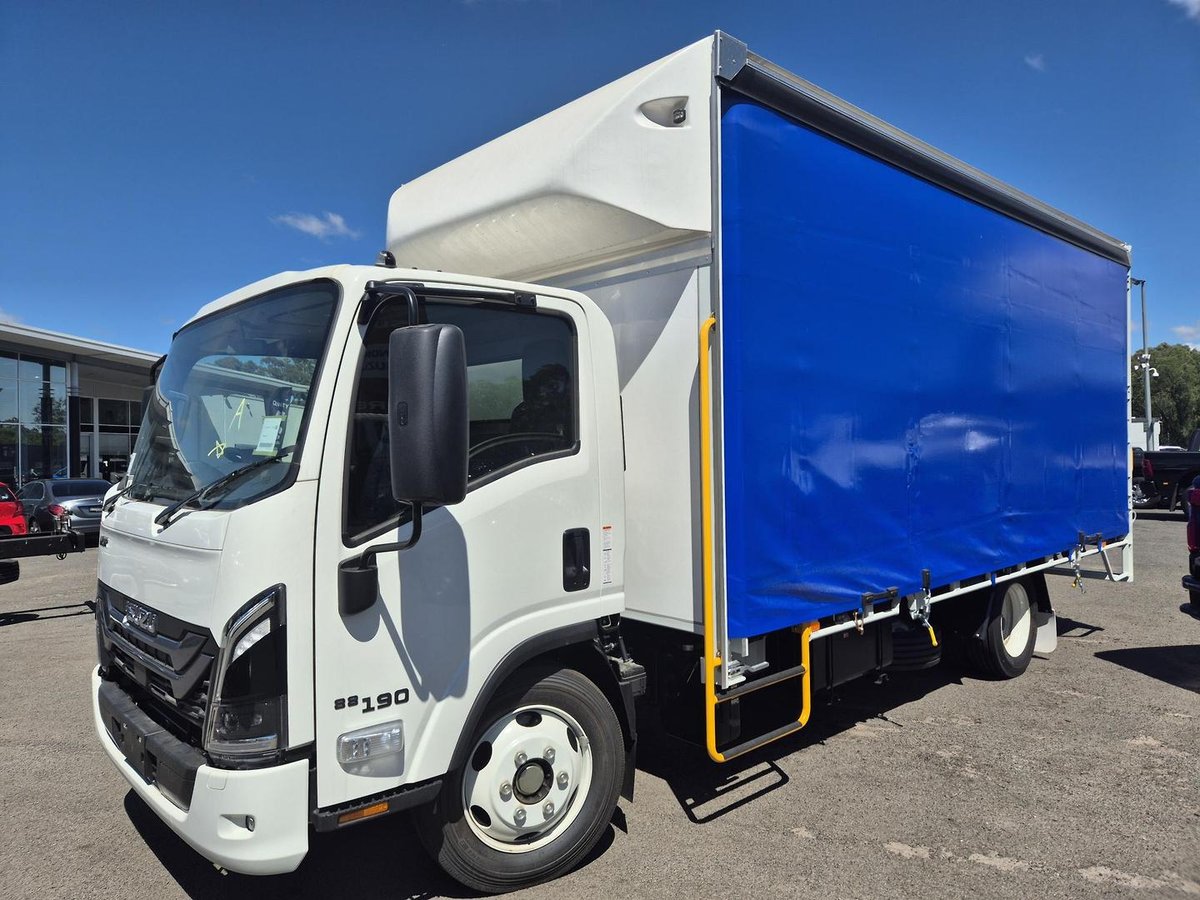 2026 Isuzu Nqr 88-190 Am D42 FREIGHTPACK 8 image 4