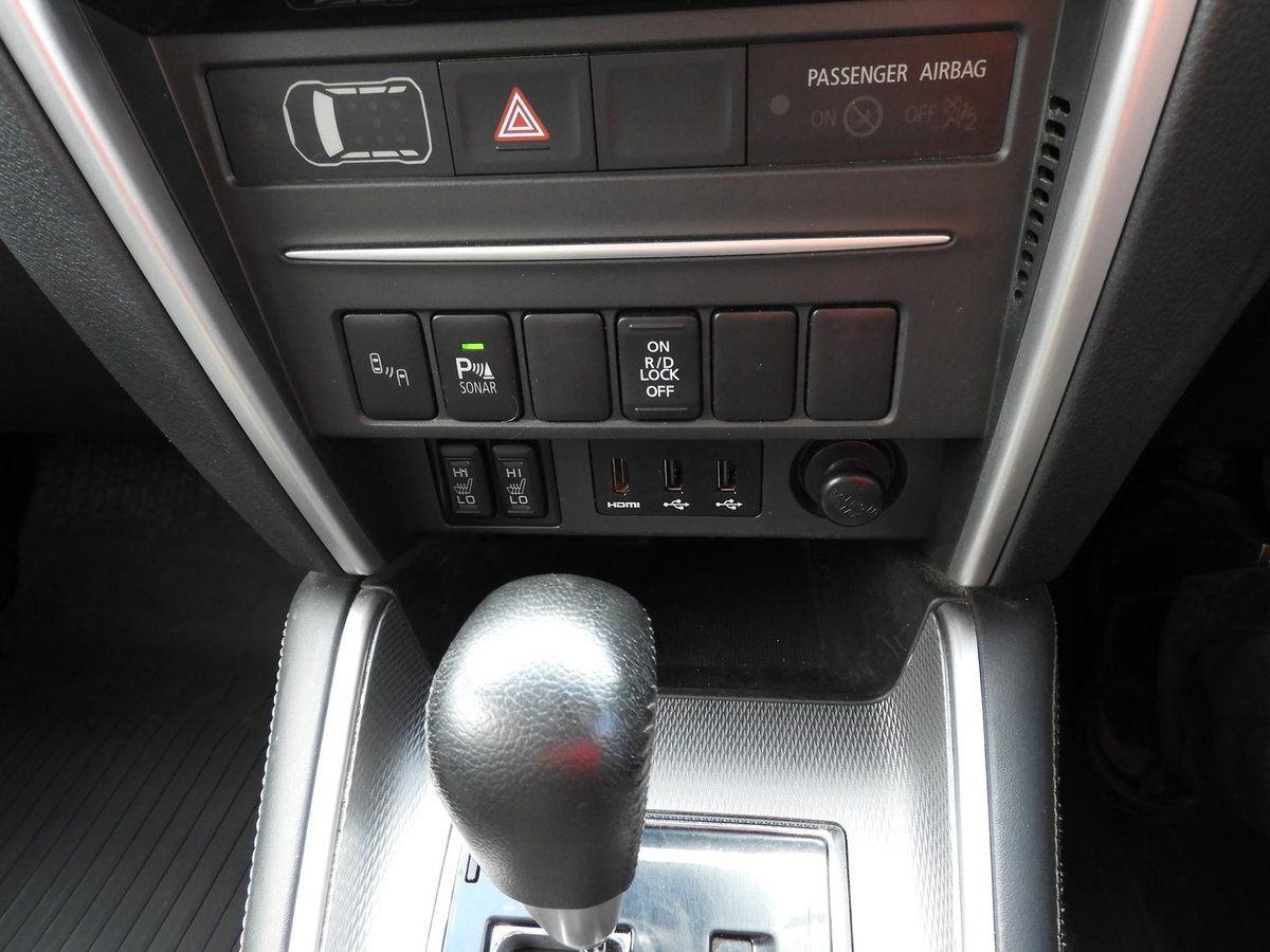 2019 Mitsubishi Triton Gls Premium Mr My19 4x4 Dual Range image 15