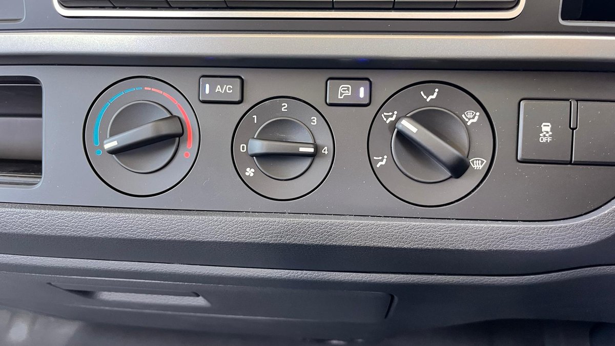 2025 Hyundai Ex4 Ex4/6 Supercab image 22