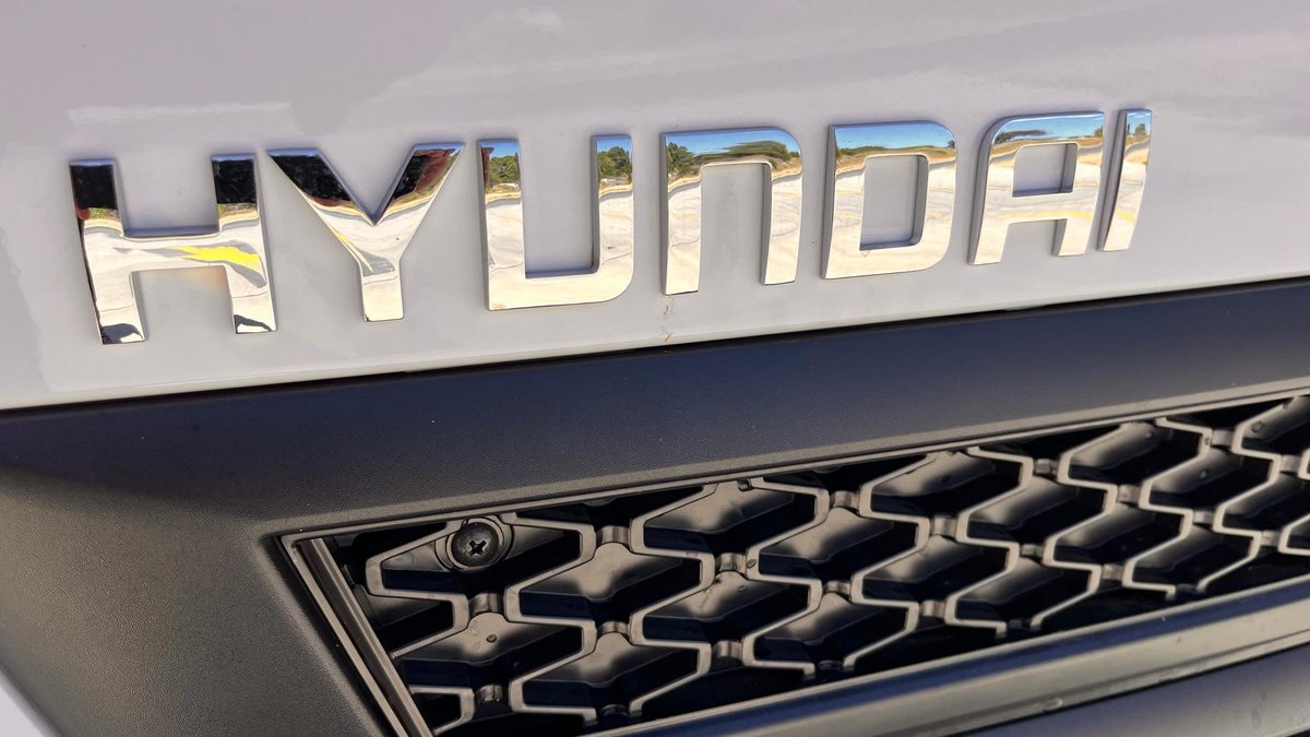 2025 Hyundai Ex4 Ex4/6 Supercab image 33