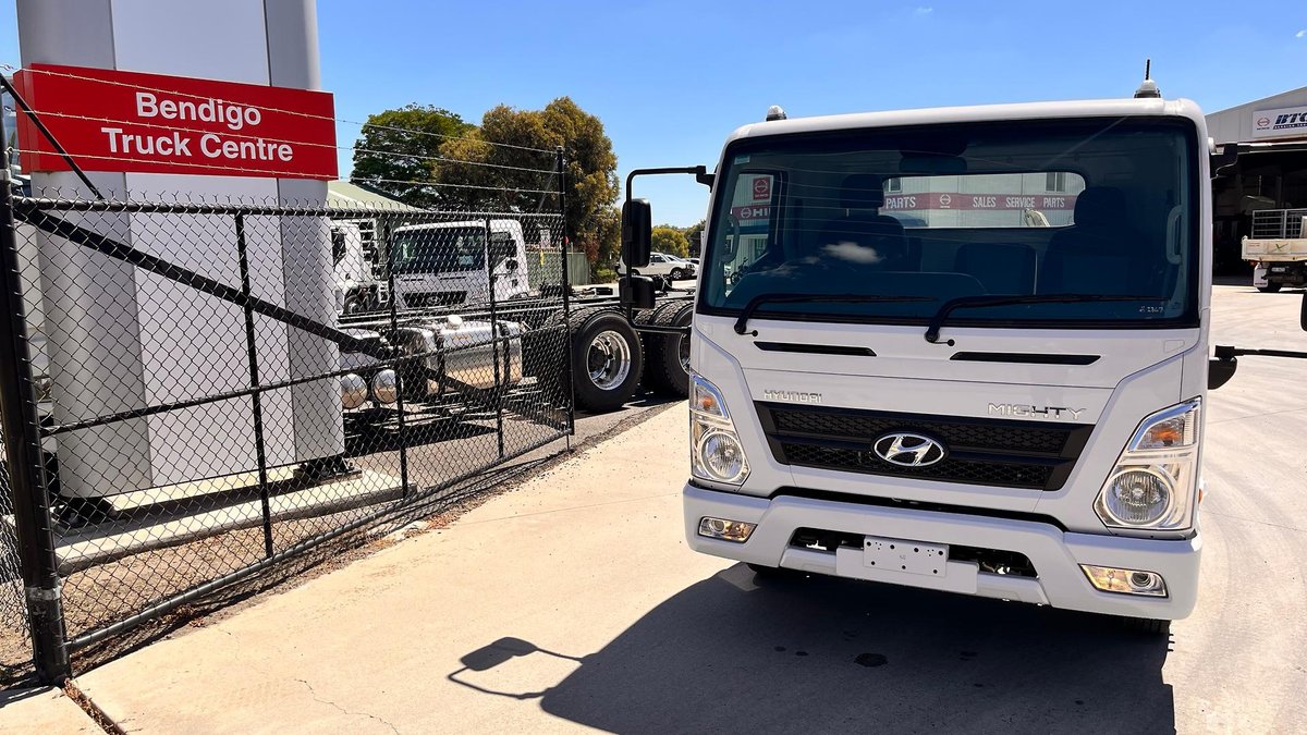 2025 Hyundai Ex4 Ex4/6 Supercab image 5