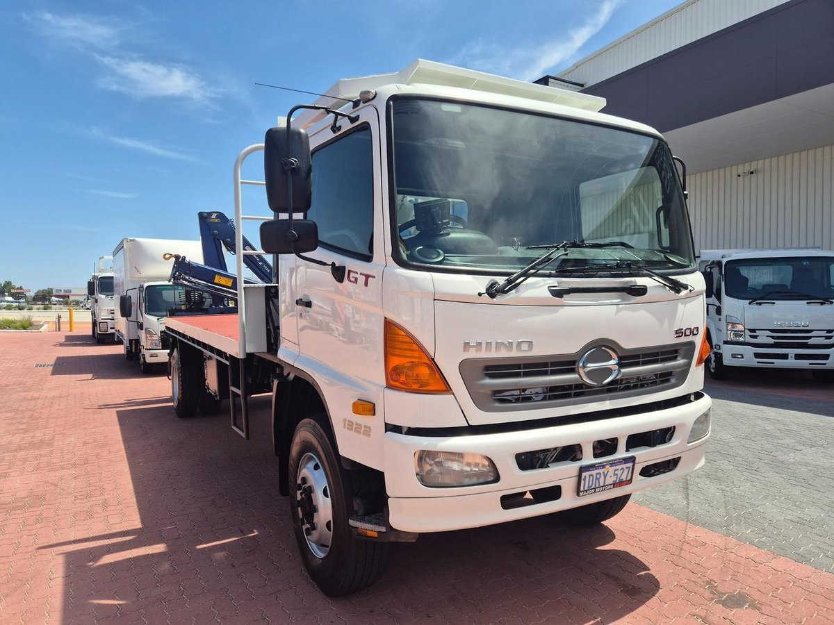 2009 Hino Gt 1322-500 Series 4X4 Tray And Crane image 22