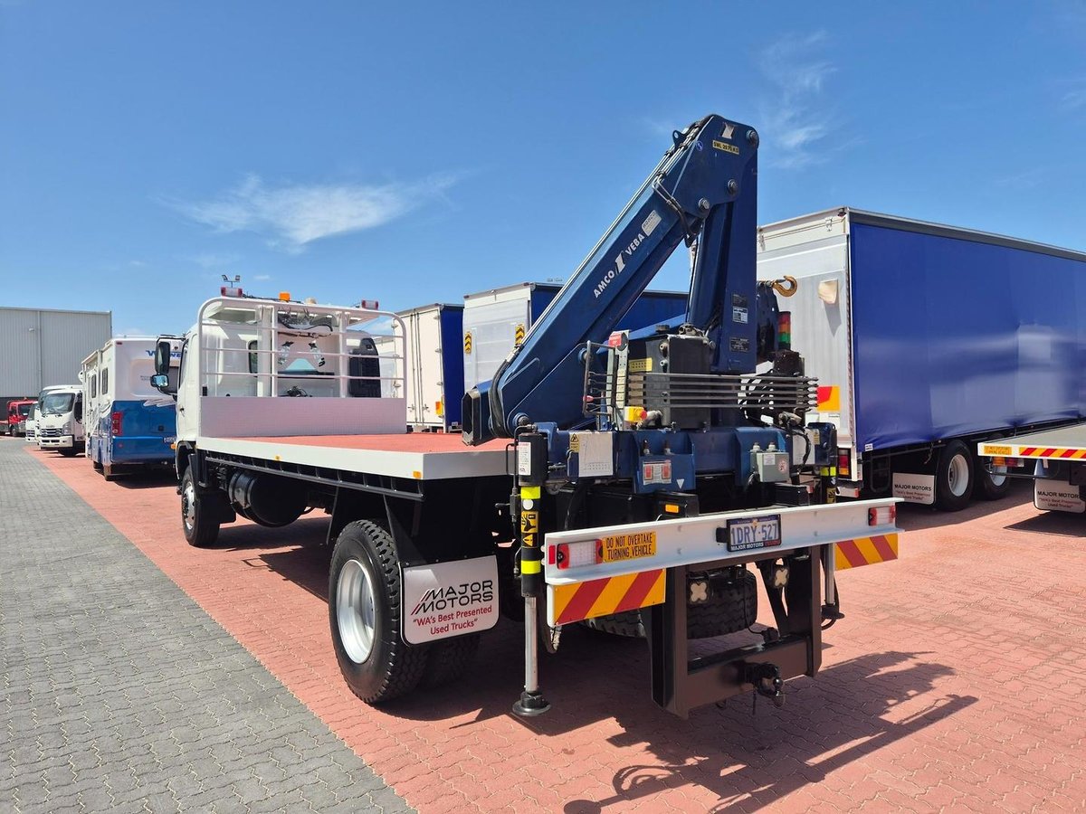 2009 Hino Gt 1322-500 Series 4X4 Tray And Crane image 13