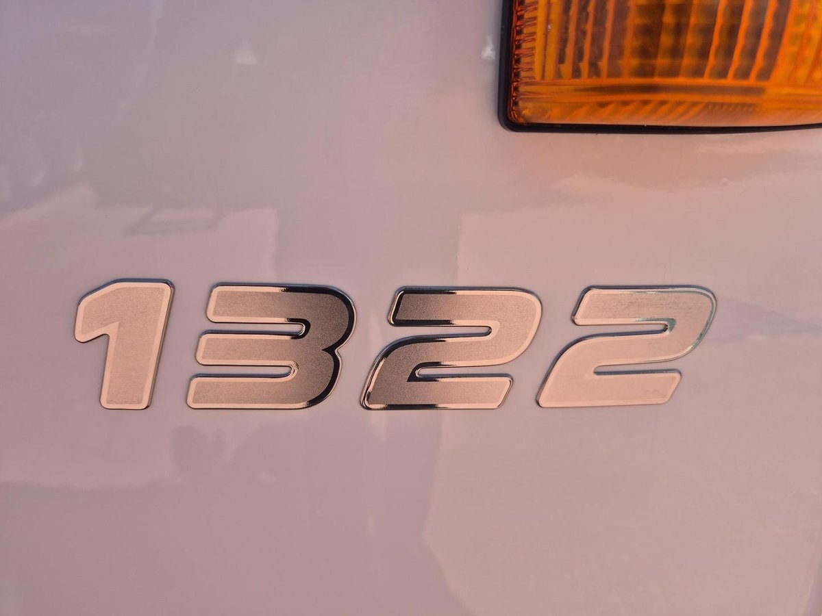 2009 Hino Gt 1322-500 Series 4X4 Tray And Crane image 15