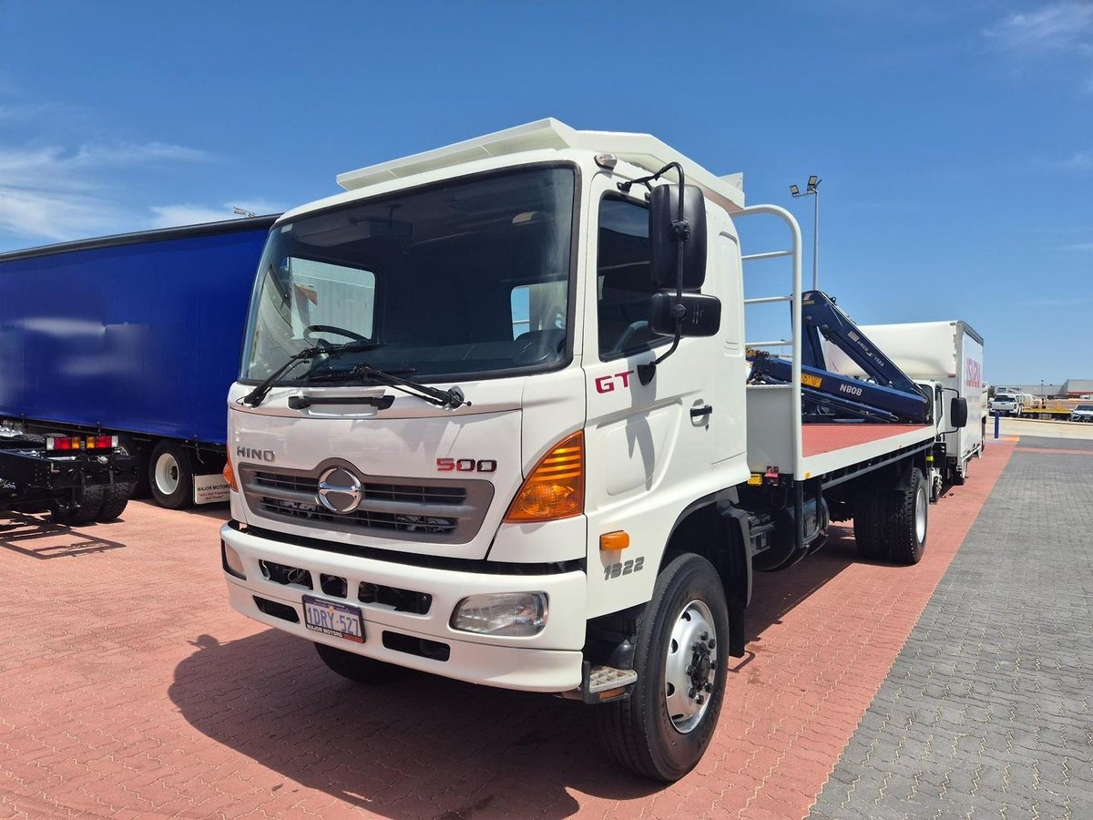 2009 Hino Gt 1322-500 Series 4X4 Tray And Crane image 26