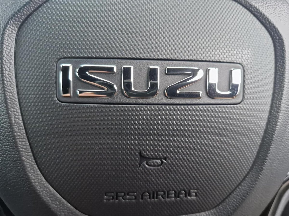 2026 Isuzu MU-X LS-T MY25.5 4X4 Dual Range image 29