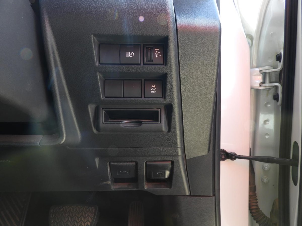 2022 Toyota Landcruiser Gxl Fja300r 4x4 Dual Range image 12